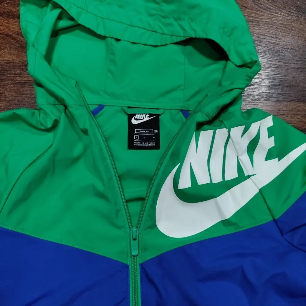 Nike Windbreaker Jacket and Tee Shirt Activewear Set Blue/Green/Black Boys Large